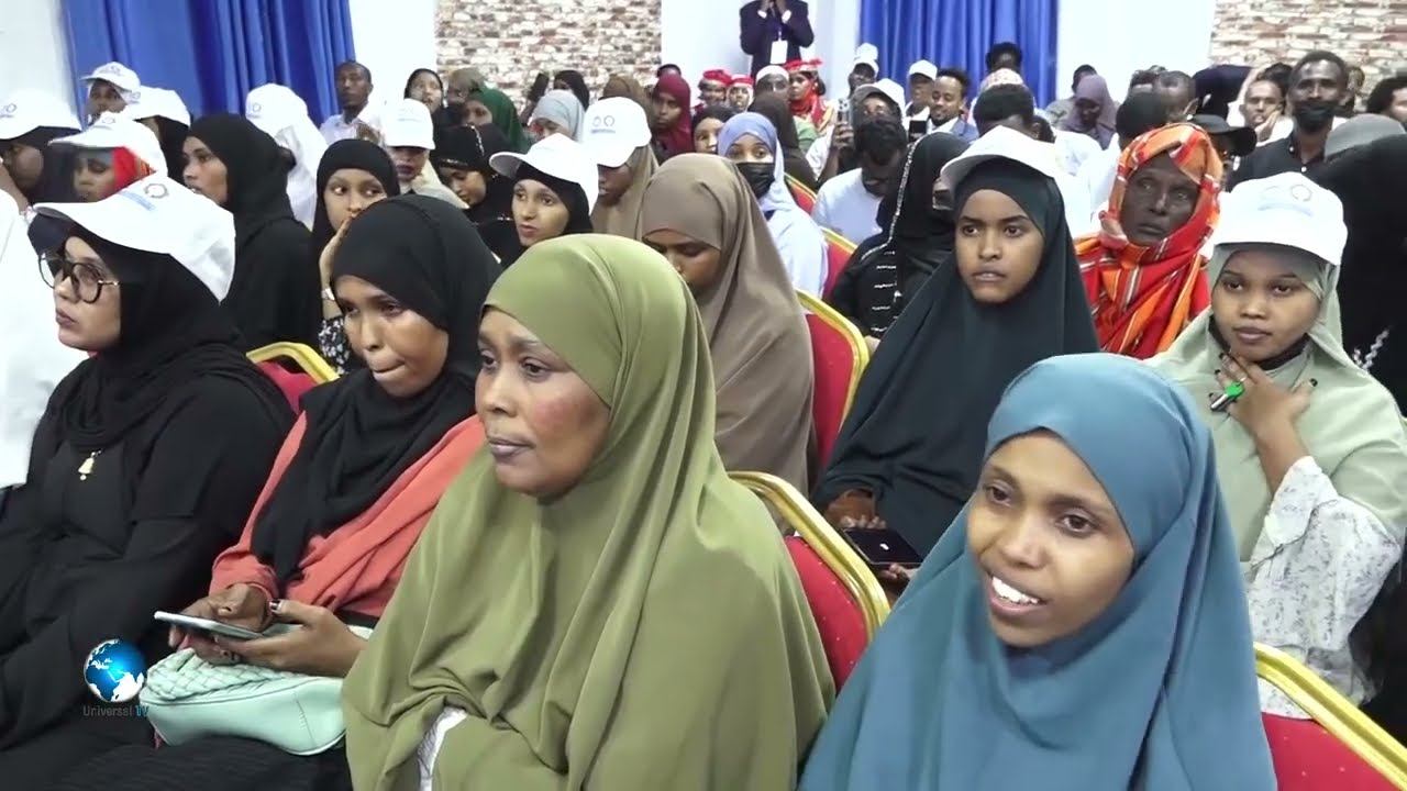 Munasabad lagu xusayay maalinta caalamiga  ee Afka Hooyo смотреть онлайн