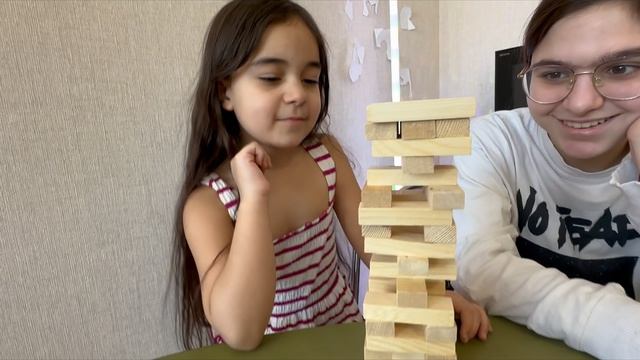 Моника Питомцы и Команда представляет серию "Веселые игры" Будем играть в шахматы, дзенго и уно🤹♀️ смотреть онлайн