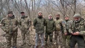 Военнослужащие из Бежтинского участка поздравляют всех мам с Днем Матери