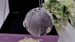 Декорируем новогодний шар 🎄✨🎉 своими руками. Рассмотрим варианты.