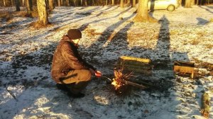 Как разжечь костер без спичек ?