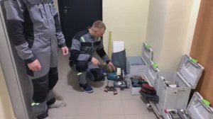 Установка межкомнатных дверей наш инструмент