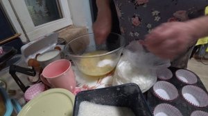 Жизнь в деревне. Жарю, парю, пеку. Ничего у него не нашли.