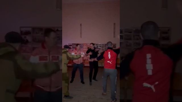 Сельская дискотека #клубнаямузыка #танцы-шманцы