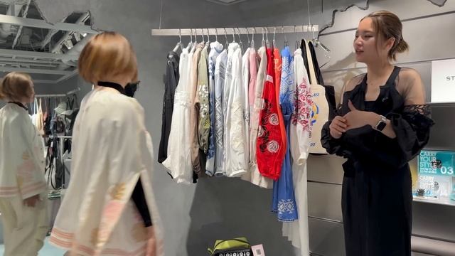 ウクライナの伝統衣装をカップルで着てみた！