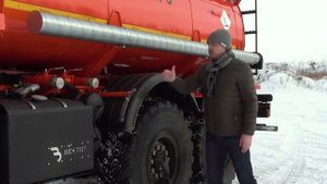 Автотопливозаправщик АТЗ на шасси КАМАЗ-43118 с трапецивидным сечением "чемодан"