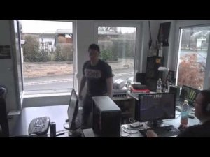 Псих выкинул комп в окно __ Лучшие приколы 2013