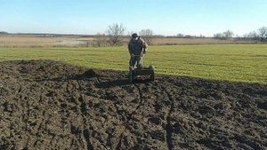 Сколько здесь накопилось Убираем сарай для уток