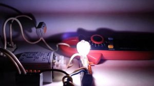 Запуск компактной металлогалогенной лампы фирмы THORN.