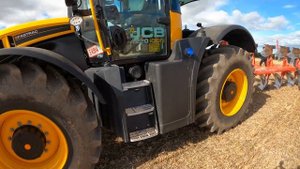 2022 JCB Fastrac 4220 Icon 6.6 Litre 6-Cyl Diesel Tractor (235 HP) with Kuhn Reversible Plough