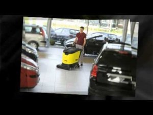 Karcher's BR 45/40 Compact Scrubber