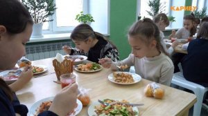 Школьная столовая: кто кормит детей?