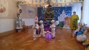 Танец снеговиков