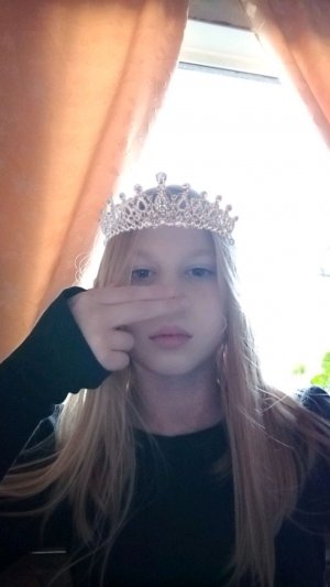 это моя третья трансляция думаю мы повеселимся и да пишите вопросы я буду на них отвечать