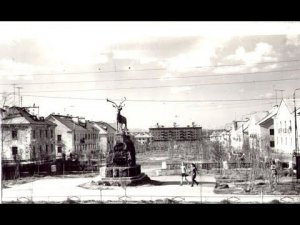Пробежал по городу олень