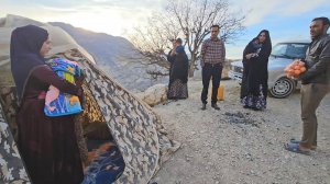 Loyalty of the nomadic family: promise to help the couple in the mountains