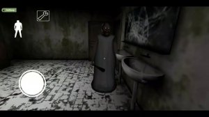 Мармок играет з бабушкой