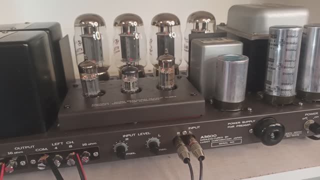 Как устроен японский Ламповый усилитель LUXKIT A3600. Японское качество миф или правда? смотреть онлайн