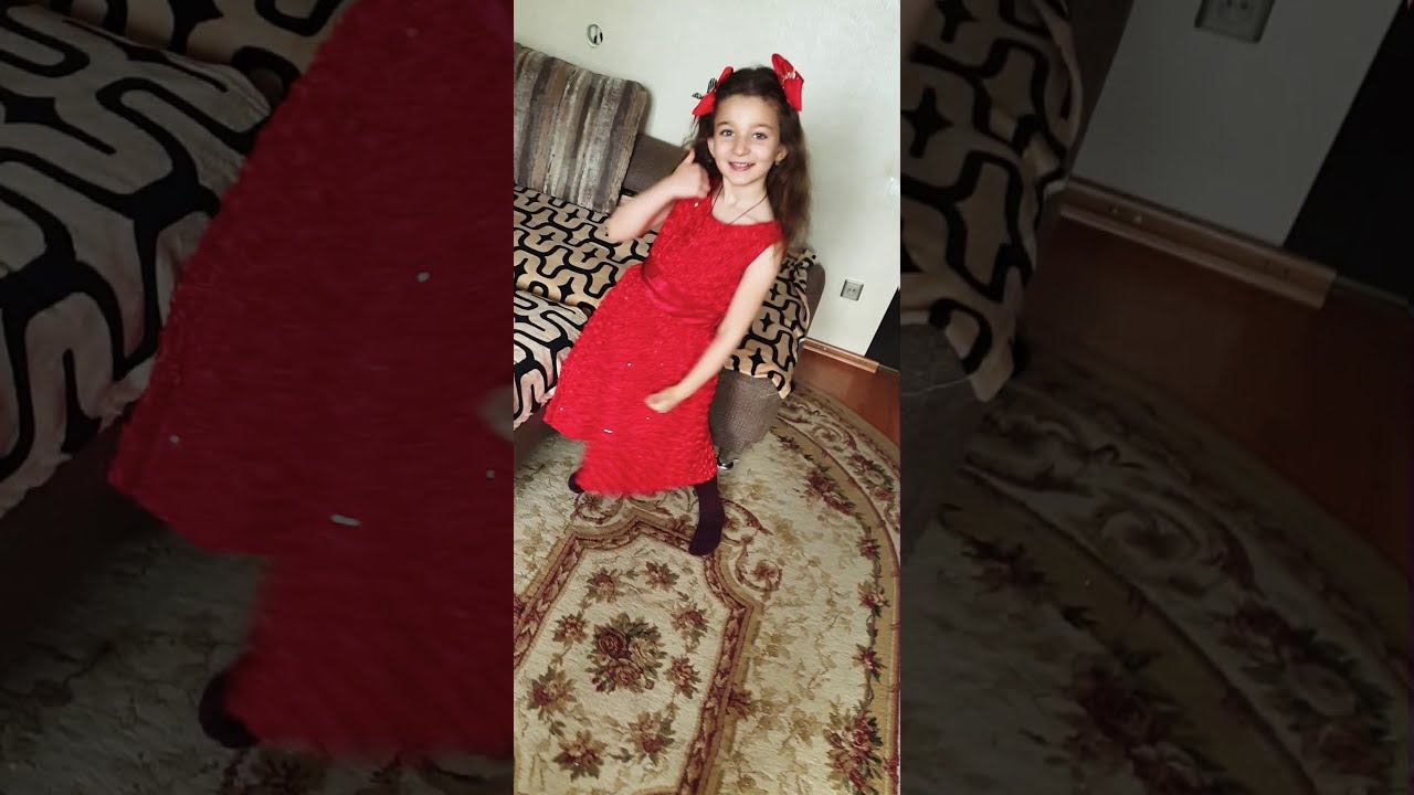 #зацепила Афина поёт и танцует #артурпирожков