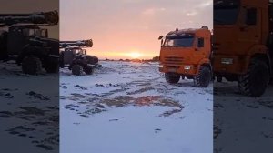 +7 (985) 185-77-77 На фоне прекрасного заката трудится Буровая установка Junjin Ra-028 Burspec