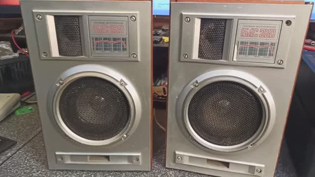 Советские колонки 15АС-220 удивили, Небольшой обзор, разберем, посмотрим что находится внутри! смотреть онлайн