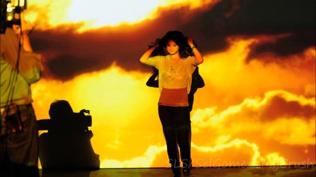 Selena Gomez Dream Out Loud Fall 2012 Photoshoot смотреть онлайн