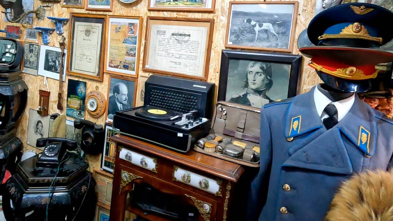 Что продают в лавке старины - это одна их множества торговых точек. Поход на Барахолку Питера