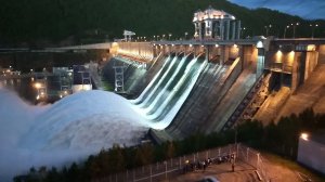 Красноярская ГЭС с подсветкой