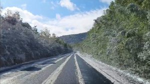 10 мая 2024, снегопад в горах Инзера, дорога