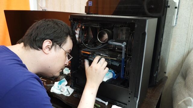 РЕАЛЬНАЯ СБОРКА ПК 18+ СУПЕР КЛЕЙ, КРИВИЗНА И ПРОМОКШАЯ ВИДЕОКАРТА / НИРОМС НЕ ОДОБРЯЕТ смотреть онлайн