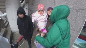 Утро начинается у Юры/ Встреча с Верой/Мимо Саши не пройдешь/Прогулки по городу