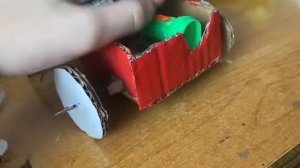 Машинка из картона с моторчиком