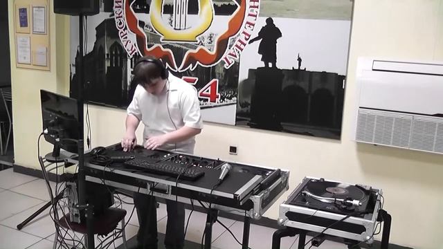 Дискотека мир труд май DJ ShatunOFF EDM mix 1052019 смотреть онлайн