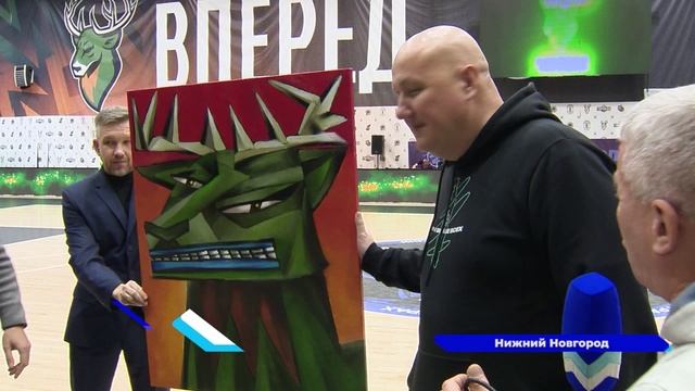 В перерыве матча суперлиги по мини-футболу прошёл аукцион картины Ильи Спиченкова