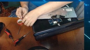 ПОПАЛ НА РЕМОНТ НОУТБУК ТАКОГО Я ЕШЕ НЕ ВИДЕЛ! САМОСТОЯТЕЛЬНЫЙ РЕМОНТ НОУТБУКА, НЕ ВКЛЮЧАЕТСЯ