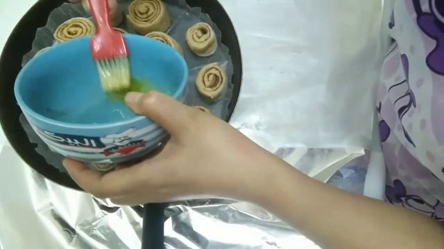 BAKING/Home made cinnamon roll NO Need OVEN смотреть онлайн