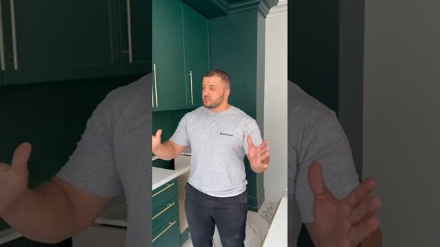 ЯРКАЯ КУХНЯ. ОТЛИЧНОЕ ДИЗАЙНЕРСКОЕ РЕШЕНИЕ. #Shorts