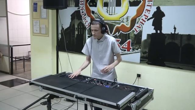 Dj Stopkrim EDM MIX Дискотека День первокурсника 5102019 смотреть онлайн