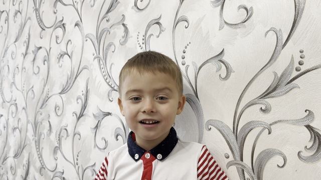 "Твой день сегодня, мамочка!", Читает: Лебеденко Гордей, 4 года