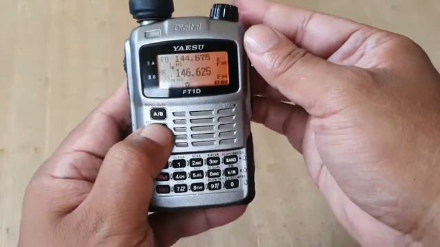 วิทยุสื่อสาร Yaesu FT1D смотреть онлайн