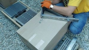 Стеновая опора для монтажа дымохода. Стеновая опора производства УМК для крепления дымохода.