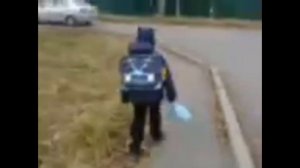 тесак преследует ребёнка