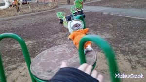 гуляю с Басиком😊
Басик опять стоял в углу😢