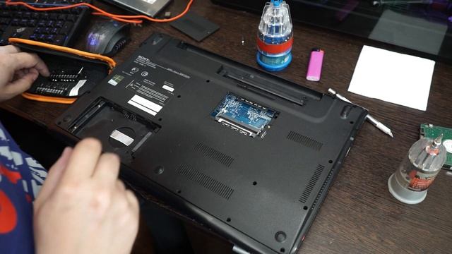 Ремонт ноутбука подписчика. Замена термопасты, термопрокладок на Laird и замена HDD на SSD.