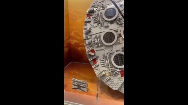 Face Reveal & Trip to Rockefeller Center Lego store смотреть онлайн