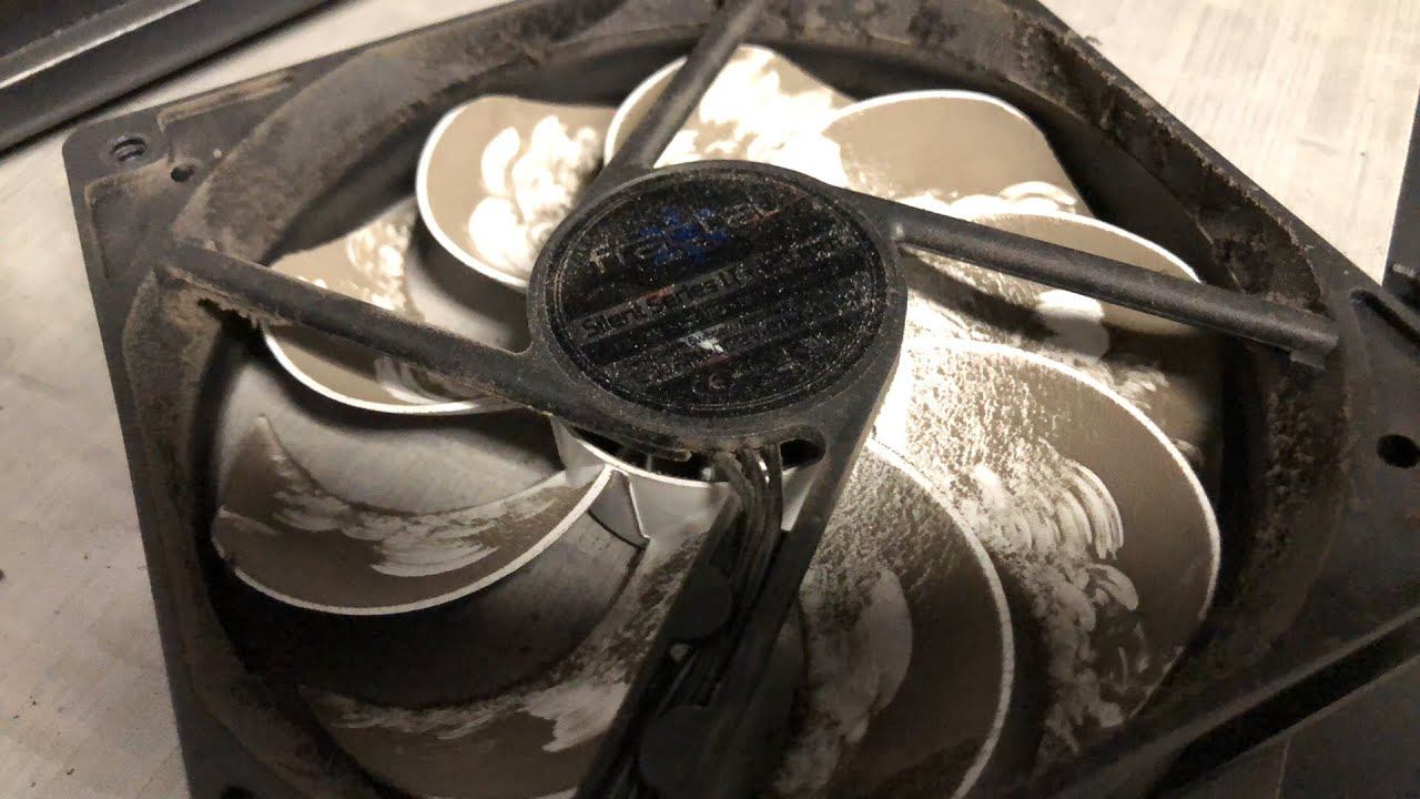 2 Year Old Fractal Design 120mm Fan смотреть онлайн