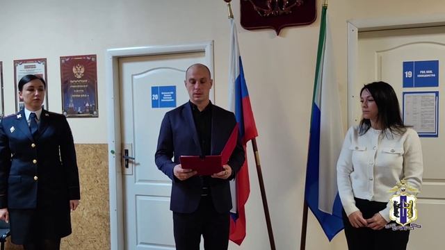 Хабаровские полицейские вручили паспорта супругам, которые переехали в Россию из Латвии