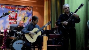 С голубого ручейка начинается река.