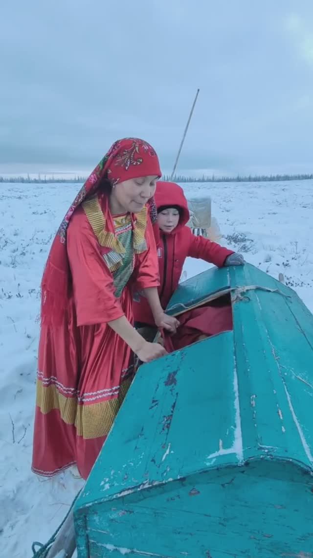 Деревянный холодильник