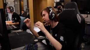 Супер хедшот от Донка, умеет💯